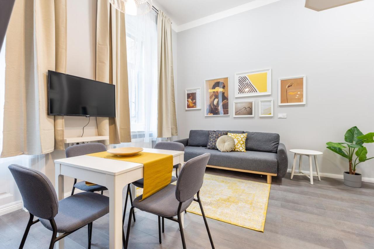 W33 - Prime Location - Comfortable Quality Apartments By Bqa Budapest Exterior photo